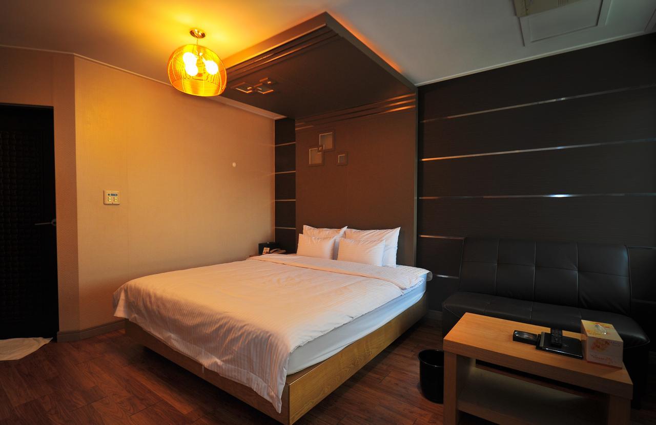 Gimhae Business Hotel K Exterior photo